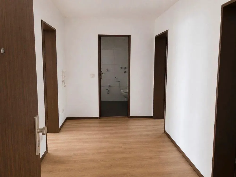 Helle 2-Zimmer-Wohnung mit Balkon in ruhiger Lage
