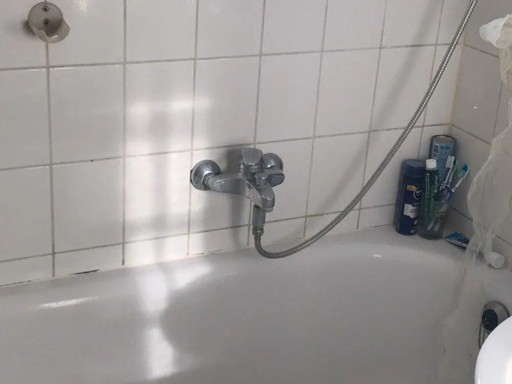 zu vermieten - Zimmer von 2 Zimmer Wohnung