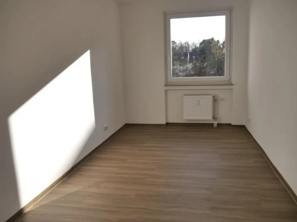 Schöne 4-Zimmer-Wohnung mit Balkon in Heusenstamm zu vermieten
