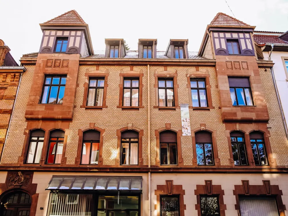 Große 6 ZKB Maisonette-Wohnung in schönem Altbau mit Dachterrasse in Saarbrücken, Talstraße