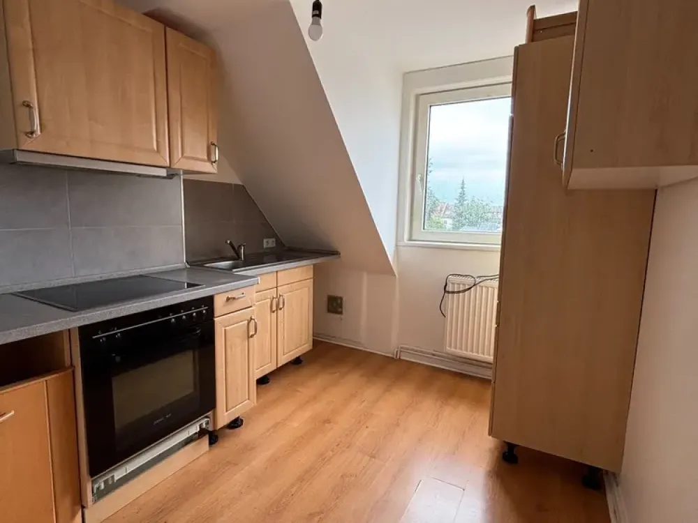 Dachgeschoss-2-Zimmer mit 43 m² Wohnfläche in Bremen, Huder Straße