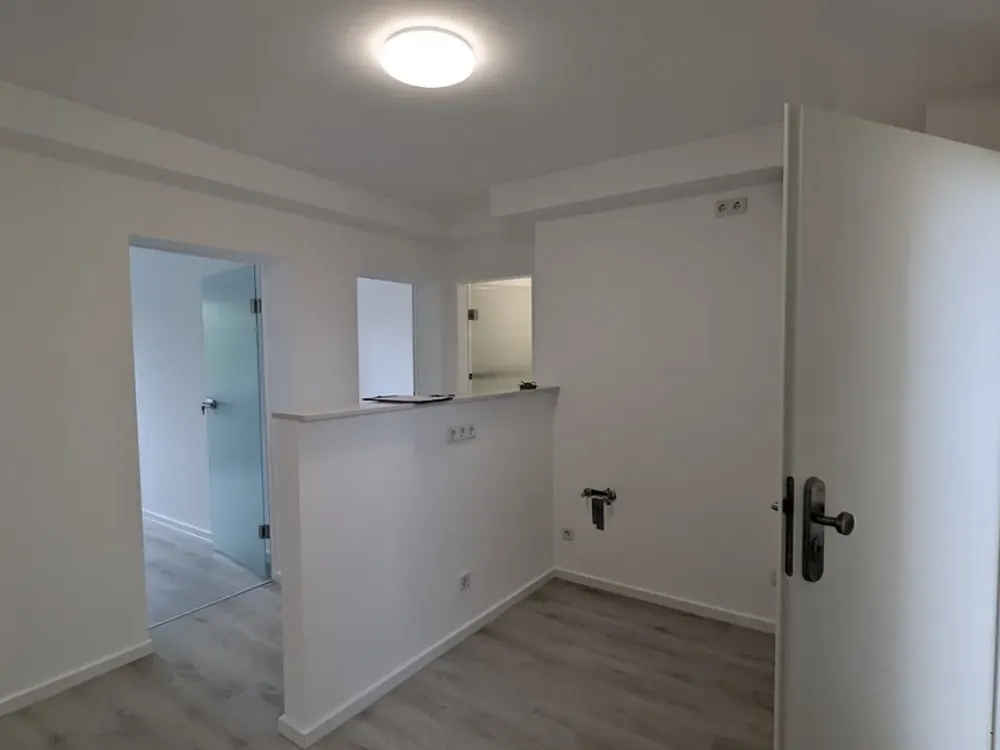 Seniorengeeignete 4-Zimmer-WG-Wohnung mit Aufzug & Balkon Unterschleißheim