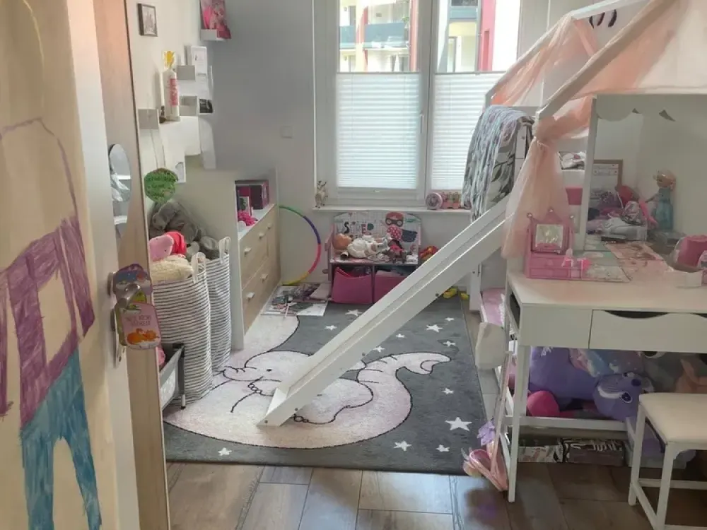 Modern 3-Room Apartment in Central Location