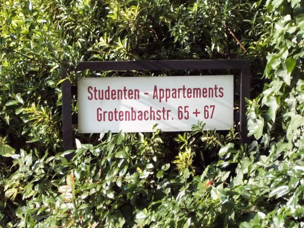 Well-maintained Apartments / Flat / Rooms in Prime Location FOR STUDENTS ONLY