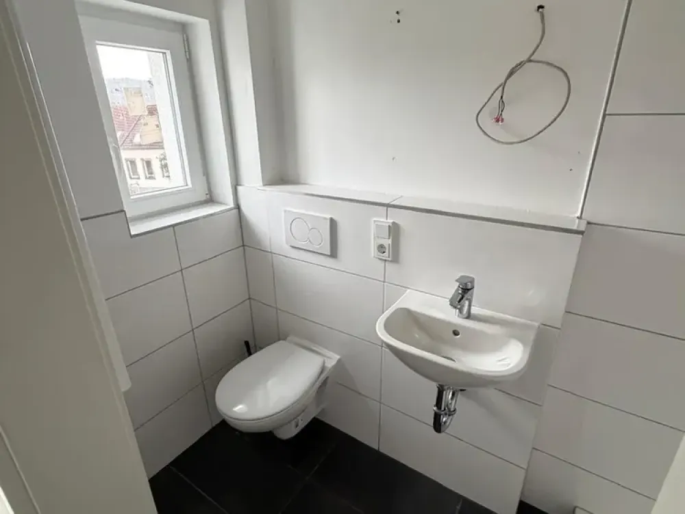 Completely Renovated Apartment, 1 Room, Kitchen, Bathroom, First Occupancy