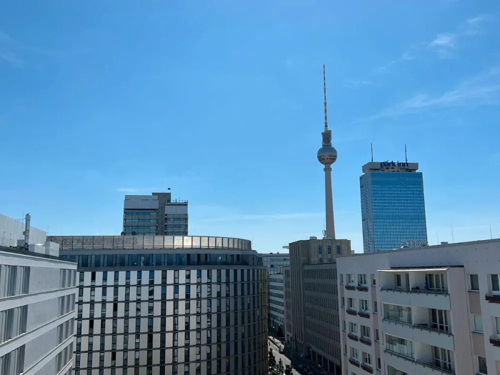 Moderne, schicke 3-Zimmer Wohnung mit tollem Südbalkon direkt am Alex (8302 38)