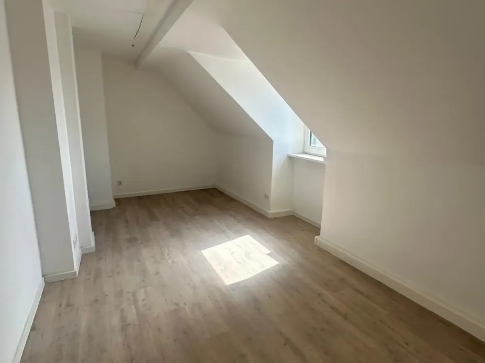 Charmante Dachgeschosswohnung mit Wohlfühl-Bad, ideal für Azubis & Studierende in Bochum-Grumme