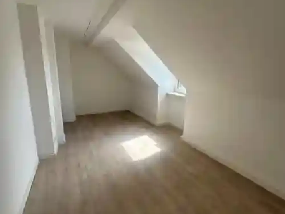 Charmante Dachgeschosswohnung mit Wohlfühl-Bad, ideal für Azubis & Studierende in Bochum-Grumme