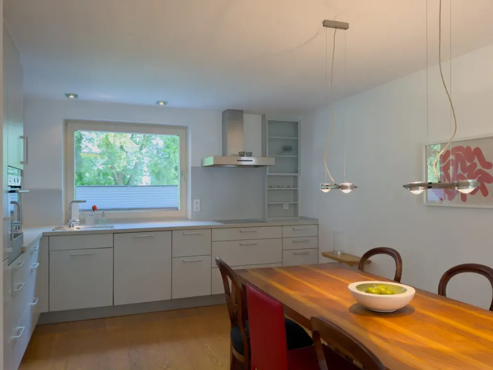 Furnished 3-Room Apartment with Built-in Kitchen, 1x Balcony and Underground Parking Space in Beautiful Bogenhausen