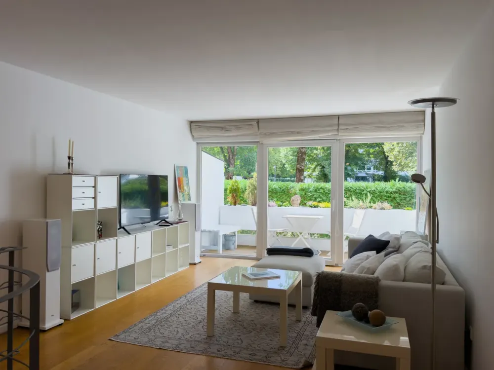 Furnished 3-Room Apartment with Built-in Kitchen, 1x Balcony and Underground Parking Space in Beautiful Bogenhausen