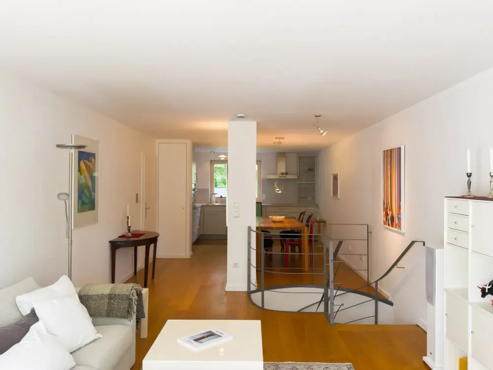 Furnished 3-Room Apartment with Built-in Kitchen, 1x Balcony and Underground Parking Space in Beautiful Bogenhausen