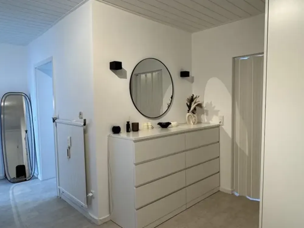 3-Zimmer-Wohnung in Maintal Bischofsheim: Balkon mit Skylineblick, Einbauküche und Garage