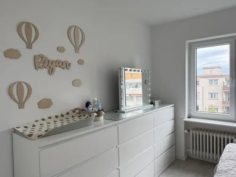 3-Zimmer-Wohnung in Maintal Bischofsheim: Balkon mit Skylineblick, Einbauküche und Garage