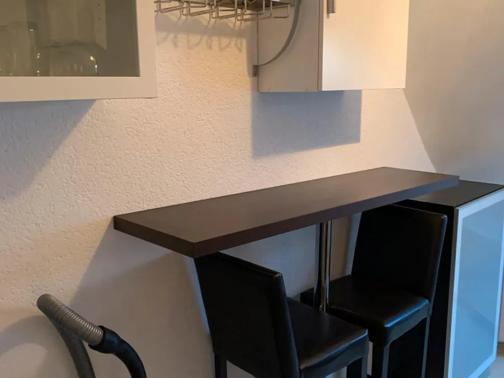 2 Zimmer DG Wohnung ca. 45m2, Küche, Dusche+Eckwanne,