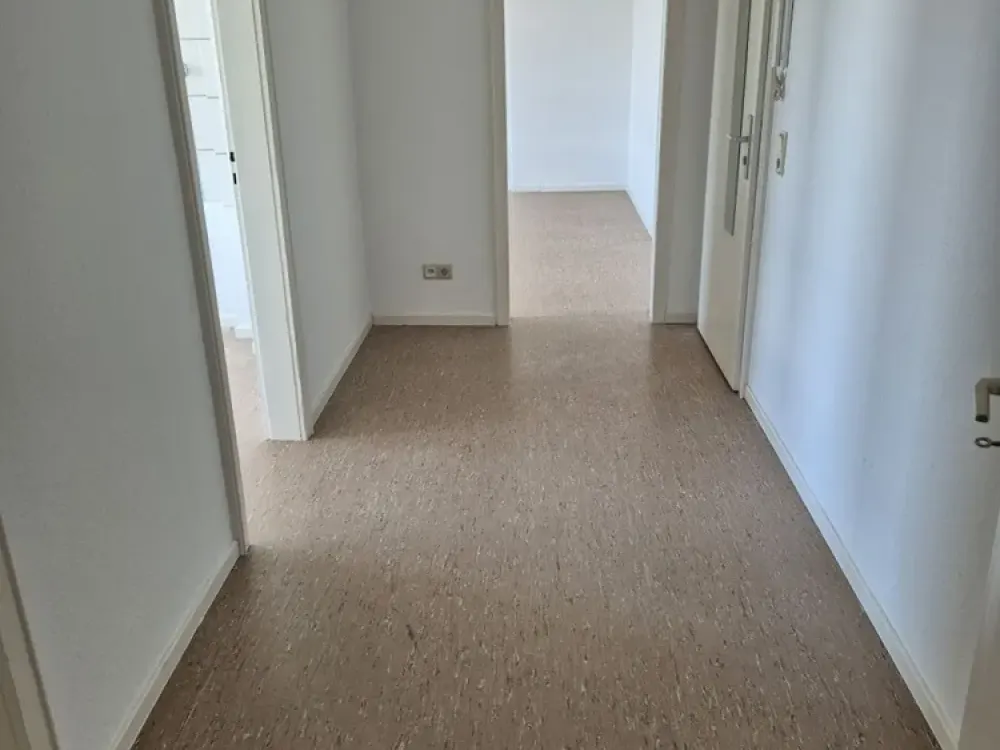 Beautiful 2-Room Apartment with Kitchen and Bathroom in Saarbrücken City!