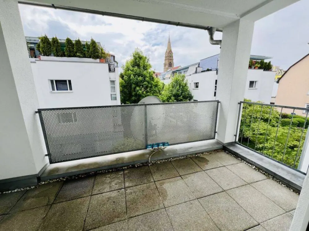 Provisionsfrei, helle 3,5-Zi.-Whg. 74qm mit EBK, Loggia, Gäste-WC und Abstellkammer im Herzen von S-Zuffenhausen, bezugsfrei ab 01.10.2026