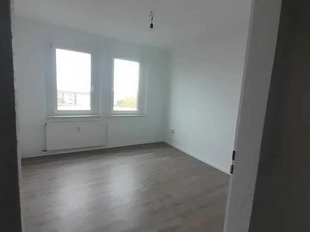 Half a Month Rent-Free - Bright 3-Room Apartment in a Quiet Location