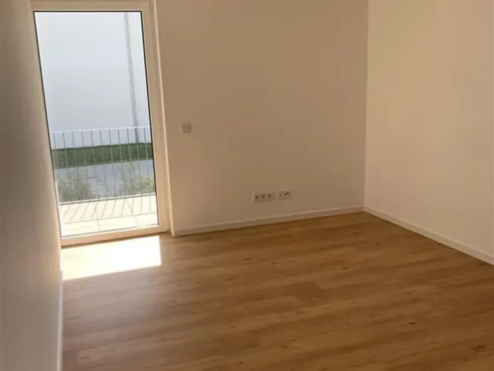 5-Zimmer-Wohnung im Erdgeschoss inkl. Einbauküche, Balkon und 2 Badezimmern