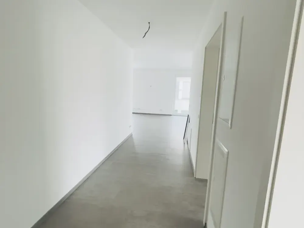 Exklusive, großzügige 4 ZW mit EBK, 2 Balkonen, Aufzug und TG Stellplatz