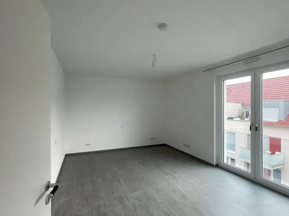 Exklusive, großzügige 4 ZW mit EBK, 2 Balkonen, Aufzug und TG Stellplatz