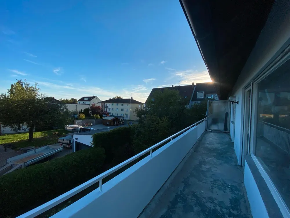 Renovierte 3-Zi-Wohnung mit Balkon und Einbauküche in Nürnberg