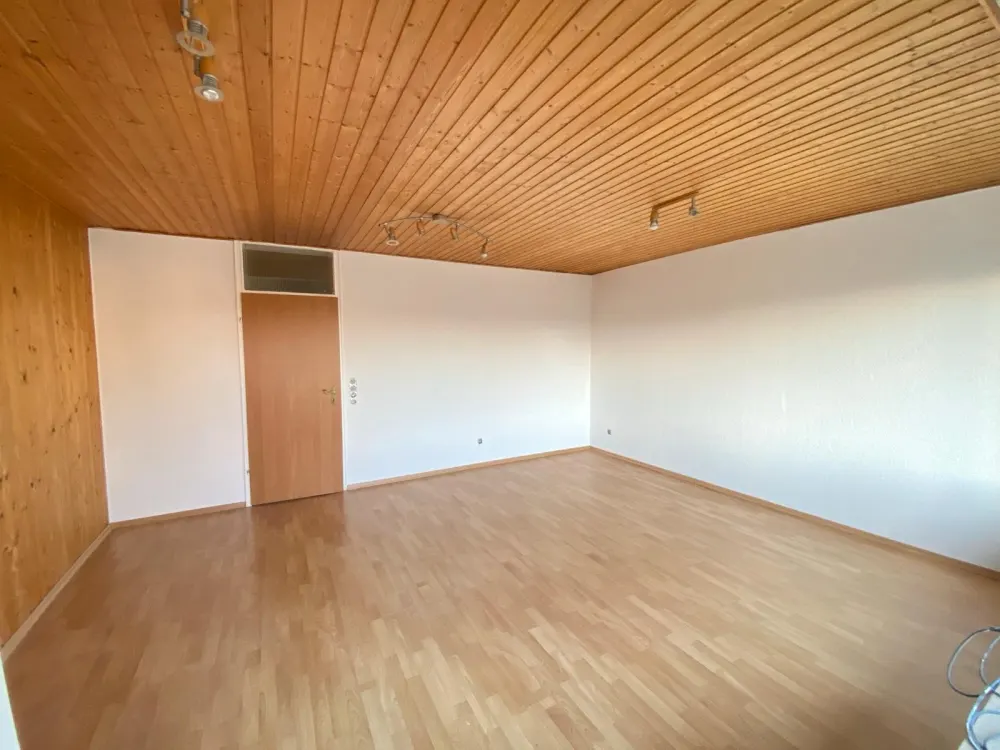 Renovierte 3-Zi-Wohnung mit Balkon und Einbauküche in Nürnberg
