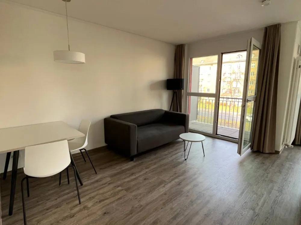Möbliertes Premiumapartment mit Balkon, WLAN und Einbauküche in Dresdner Top-Lage
