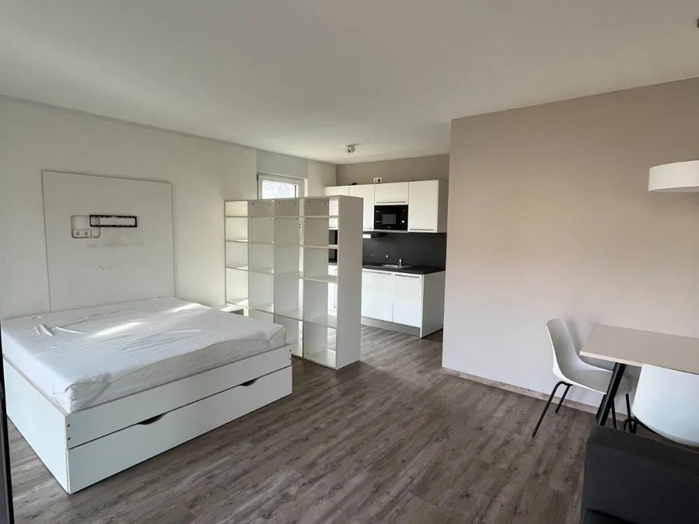 Möbliertes Premiumapartment mit Balkon, WLAN und Einbauküche in Dresdner Top-Lage