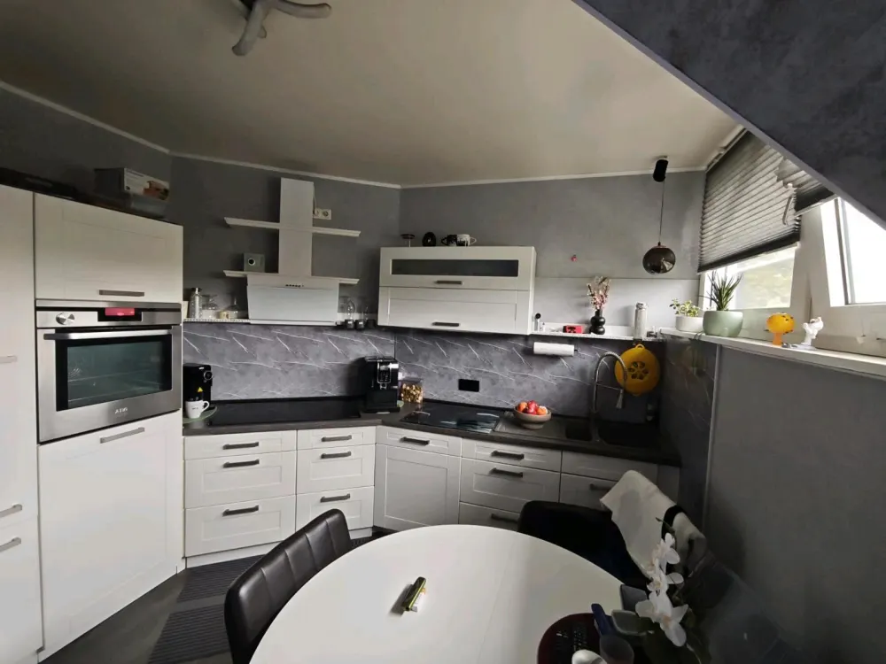 78qm 4 Zimmer Dachgeschoß mit Gartennutzung zu vermieten
