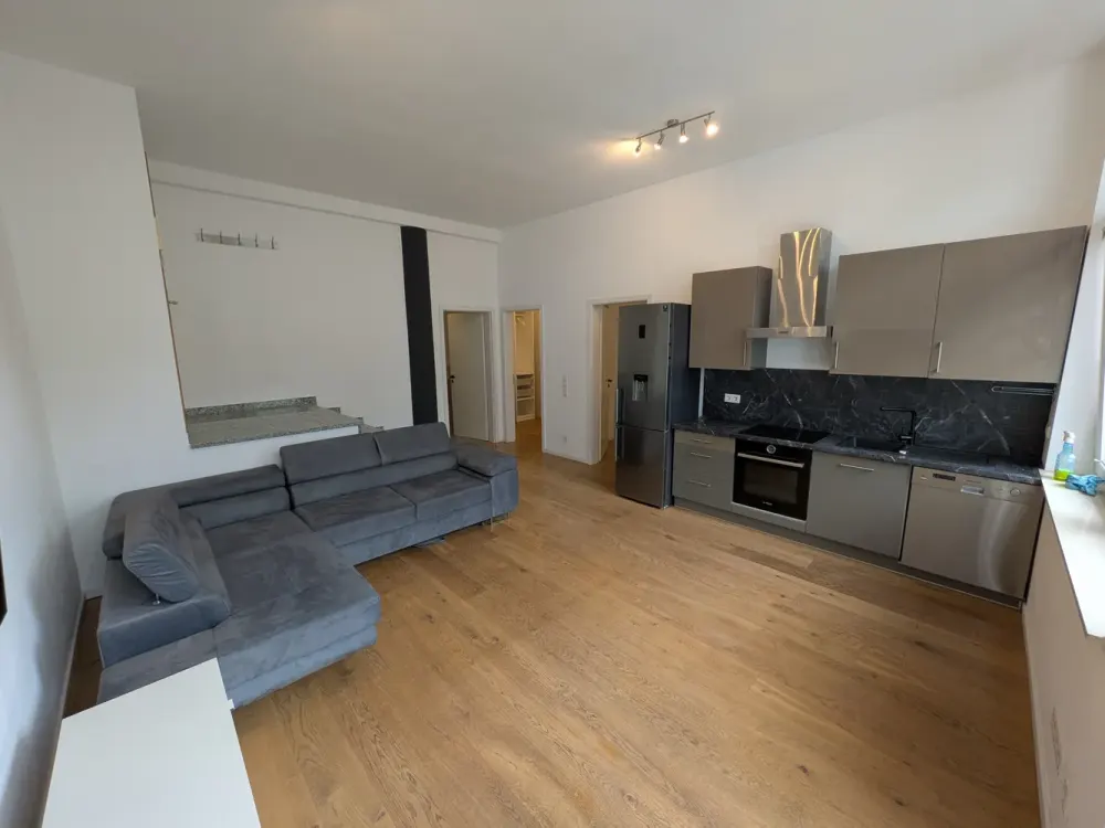 Frisch sanierte 3-Zimmer-Wohnung mit Terrasse & Stellplatz in Köln-Müngersdorf