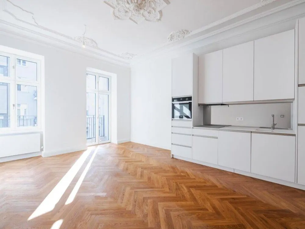 Erstklassiges Gründerzeit-Apartment mit luxuriöser Ausstattung und Süd-Balkon