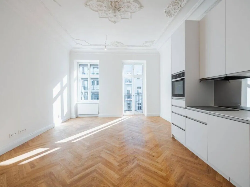 Erstklassiges Gründerzeit-Apartment mit luxuriöser Ausstattung und Süd-Balkon