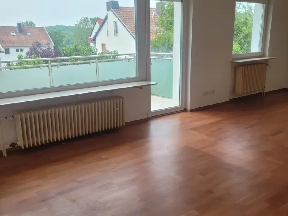 Schöne Wohnung in einer guten Lage, mit Balkon und Stellplatz zu vermieten(Whg.2)