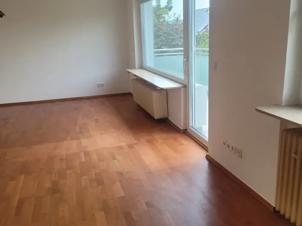 Schöne Wohnung in einer guten Lage, mit Balkon und Stellplatz zu vermieten(Whg.2)