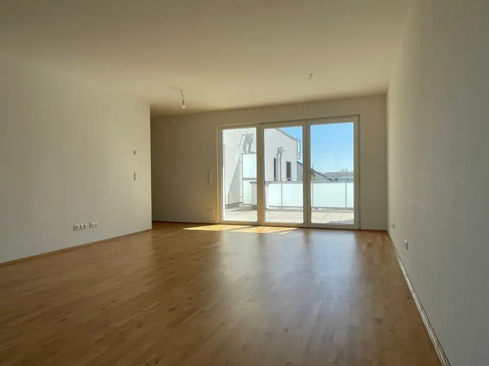 Helle und geräumige 4-Zimmer-Wohnung mit großem Balkon! 1 Monat KALTMIETFREI!