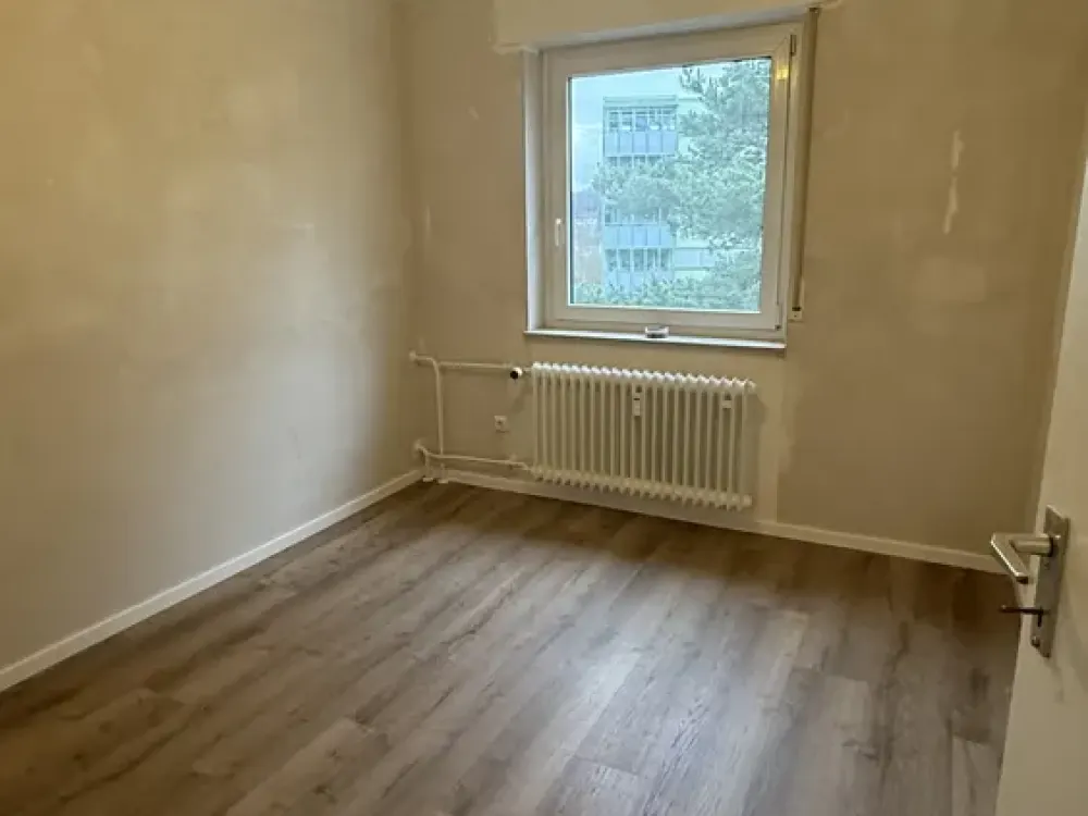 +++ SCHÖNE 4-ZIMMERWOHNUNG IN KELKHEIM-MITTE - MIT BALKON +++