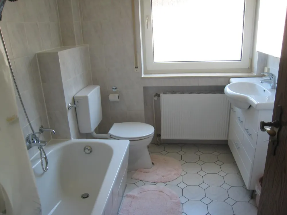 lichtdurchflutete 2-Zimmerwohnung mit Terrasse, Stadtteil Niederursel