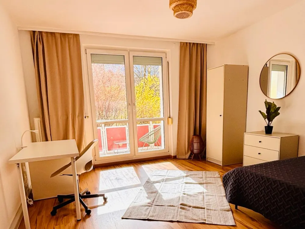 شقة من 3 غرف مع شرفة