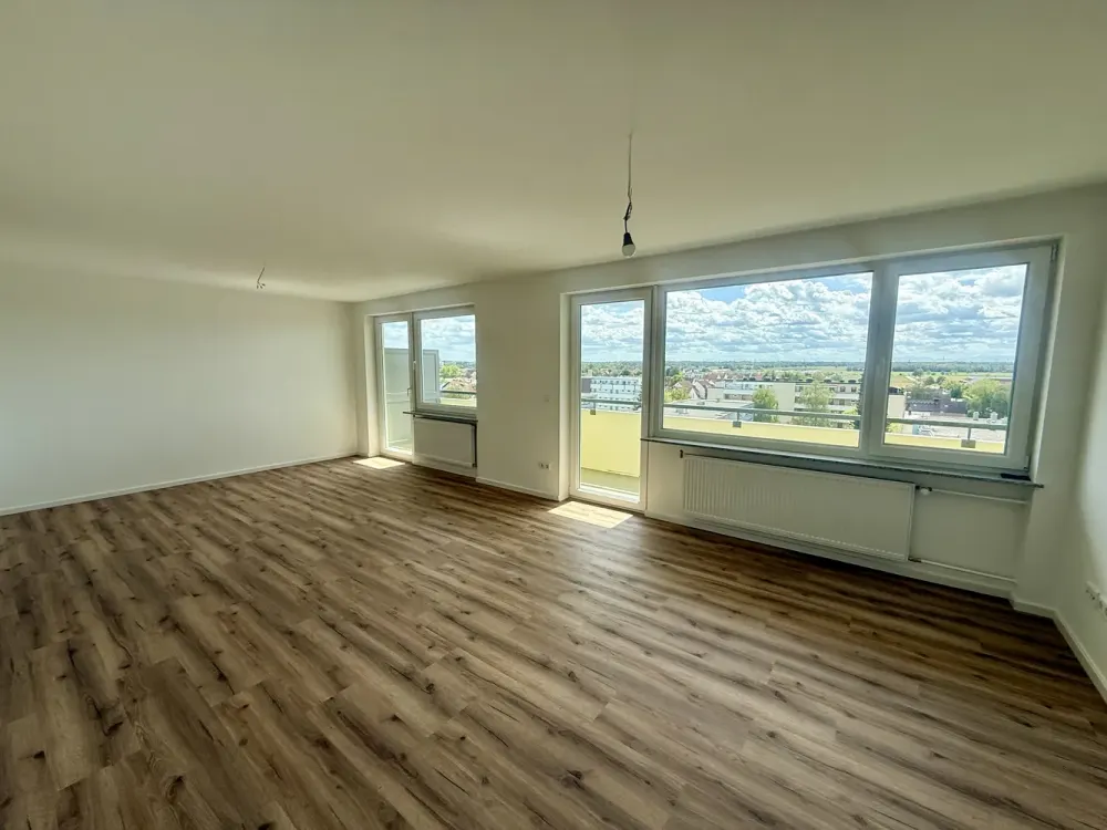 2-Zimmer Wohnung - vollständig saniert - traumhafter Südbalkon mit Blick bis auf die Alpen
