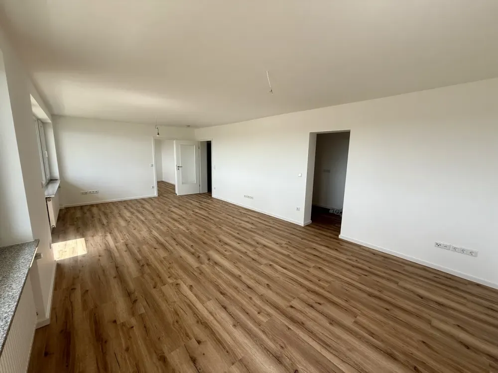 2-Zimmer Wohnung - vollständig saniert - traumhafter Südbalkon mit Blick bis auf die Alpen