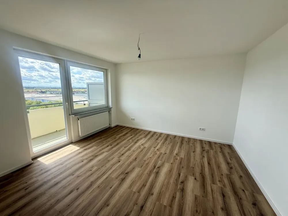 2-Zimmer Wohnung - vollständig saniert - traumhafter Südbalkon mit Blick bis auf die Alpen