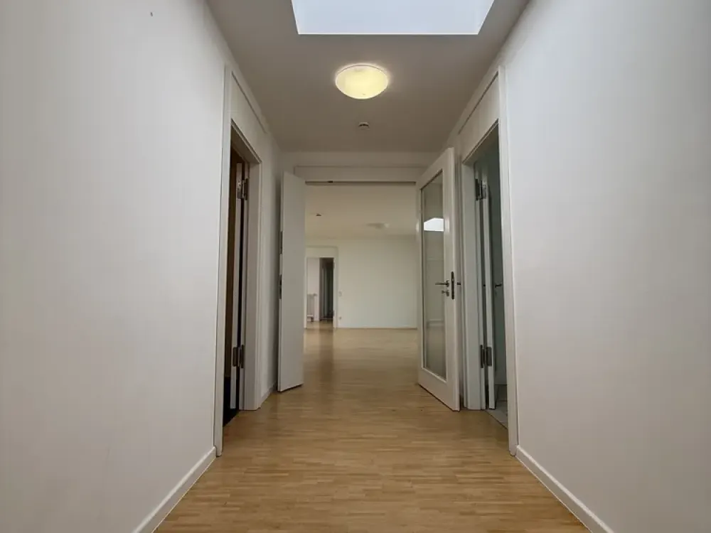Exklusive 4-Zimmer-Wohnung mit Balkon & Fernsehturmblick