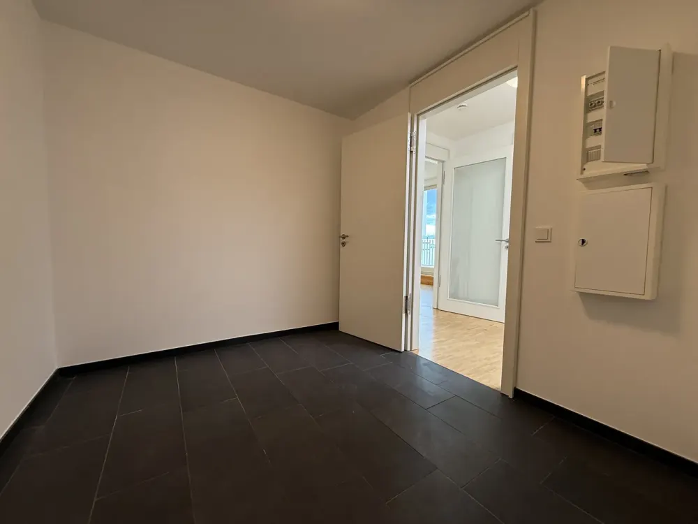 Exklusive 4-Zimmer-Wohnung mit Balkon & Fernsehturmblick