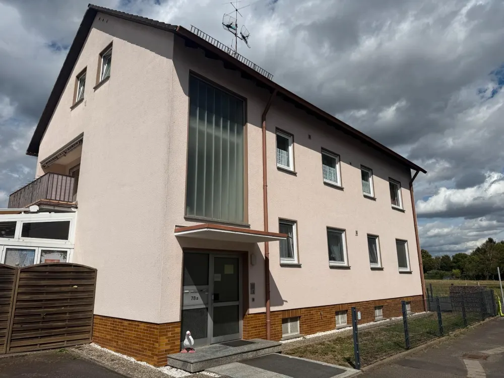 Helle Wohnung mit Balkon und Garage!