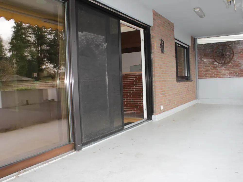 Hausmarke Immobilien - شقة عائلية مكونة من 3 غرف مع شرفة، حمام ضيوف، جراج وموقف سيارات