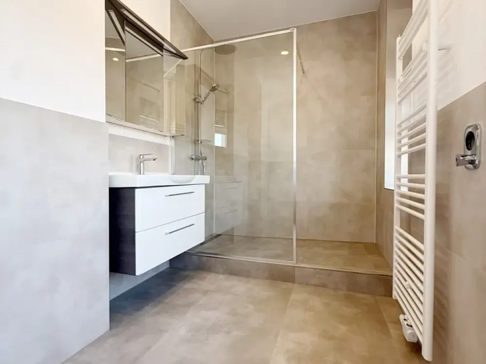 Vollmodernisierte Altbau-Wohnung am Westbahnhof mit EBK