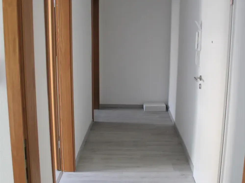 شقة مكونة من غرفتين مجددة بالكامل في ديرندورف الطابق الثاني بالقرب من فرانكنبلاتز/ مركز الرياضة