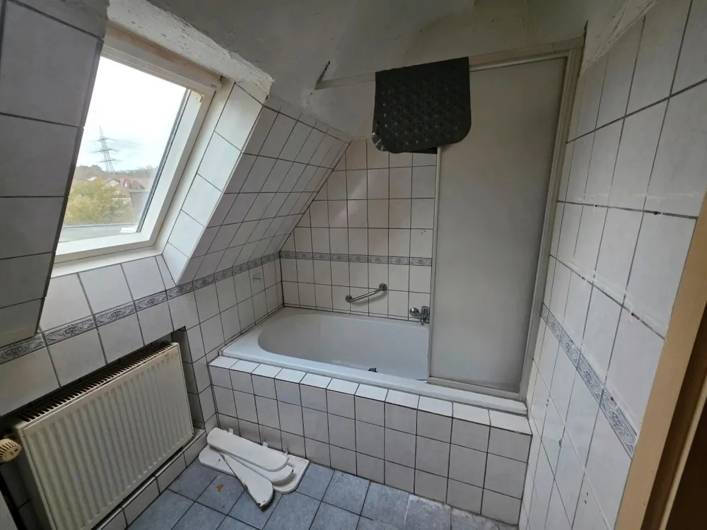 3-Room Apartment with Kitchen and Bathroom in Wemmetsweiler / Merchweiler
