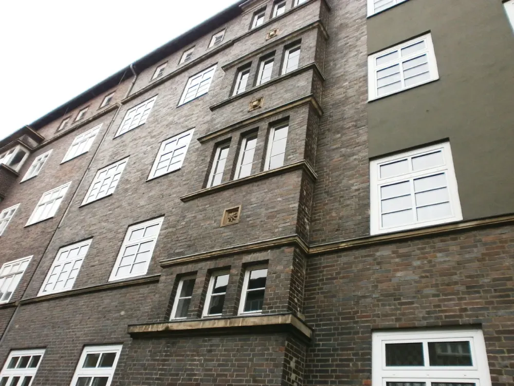 KUNZE: Altbauwohnung mitten in der List