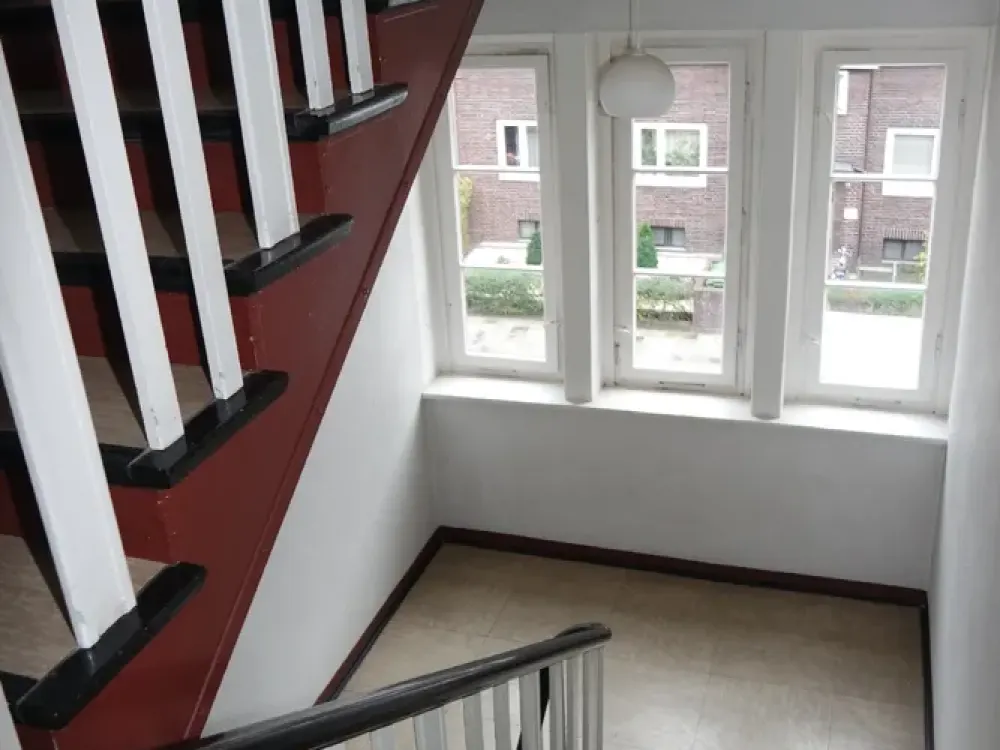KUNZE: Altbauwohnung mitten in der List